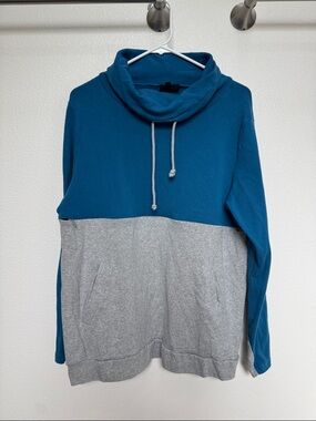 Nursing Queen Teal and Light Gray Colorblock Cowl Neck Sweater